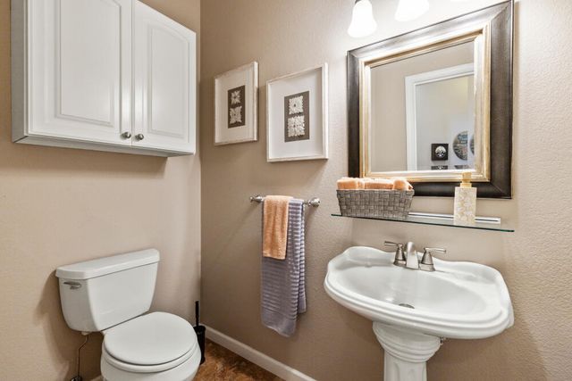 11810 Merganser Road, Klamath Falls, OR 97601