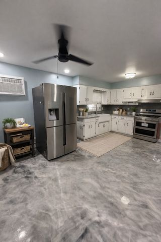 5140 W 87th Street 1, Burbank, IL 60459