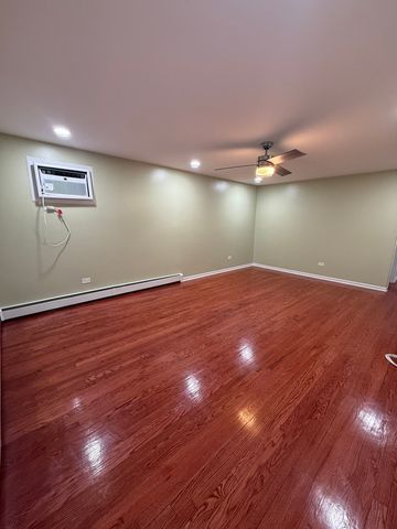 5140 W 87th Street 1, Burbank, IL 60459