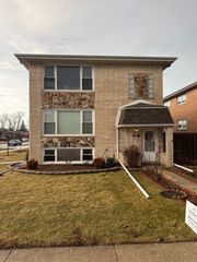 5140 W 87th Street 1, Burbank, IL 60459
