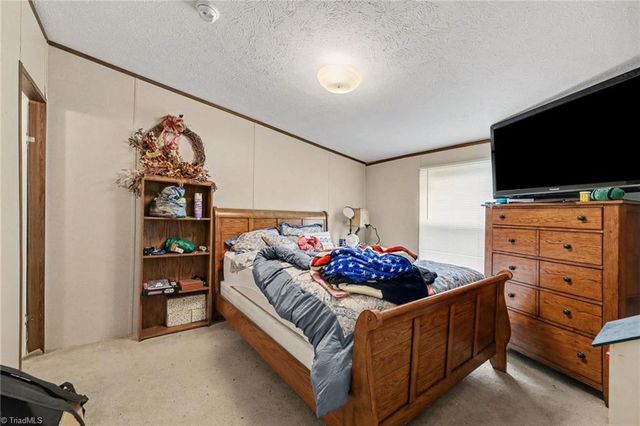1679 Flat Shoals Road, King, NC 27021