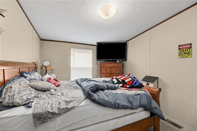 1679 Flat Shoals Road, King, NC 27021