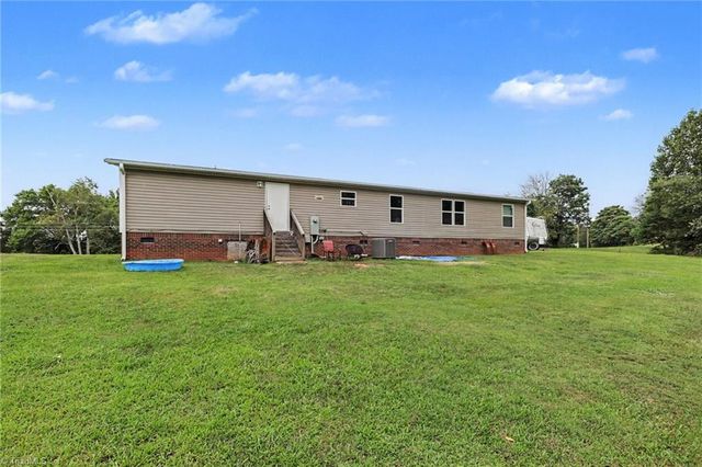1679 Flat Shoals Road, King, NC 27021