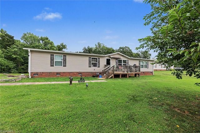 1679 Flat Shoals Road, King, NC 27021