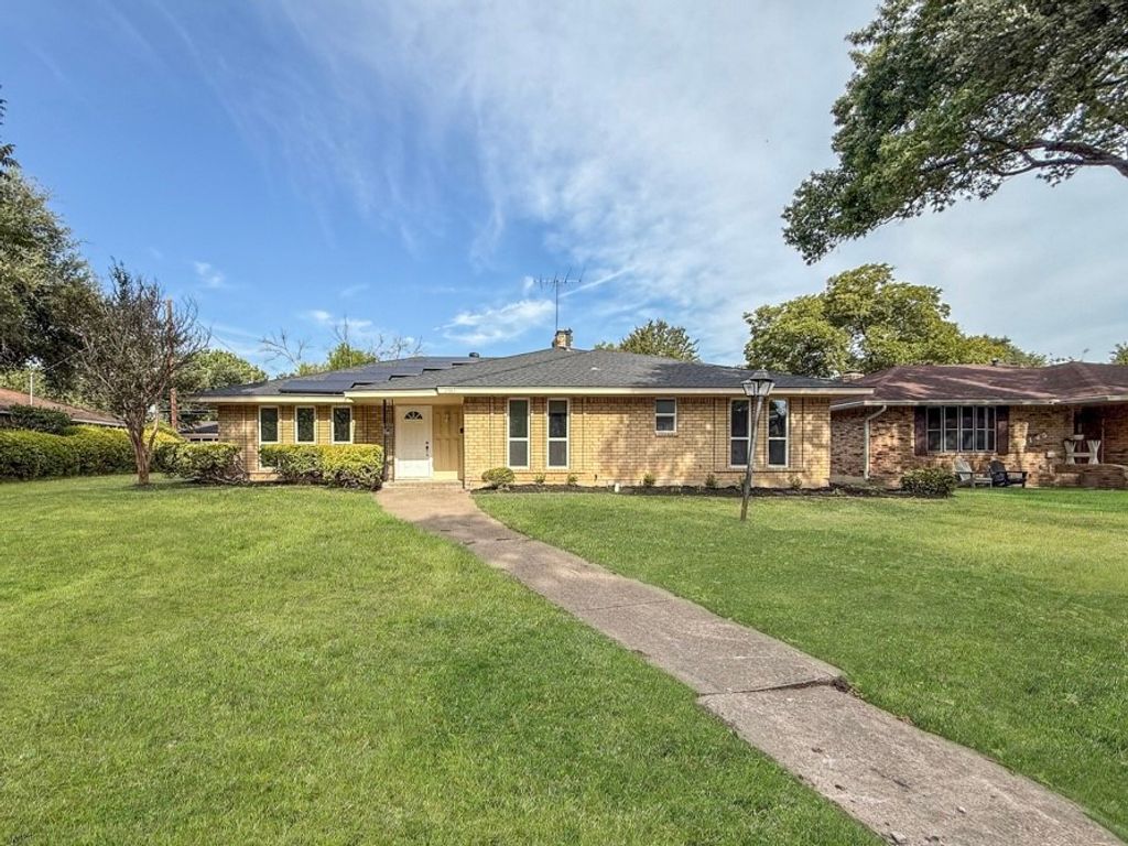 2147 Oak Valley Lane, Dallas, TX 75232 — exterior
