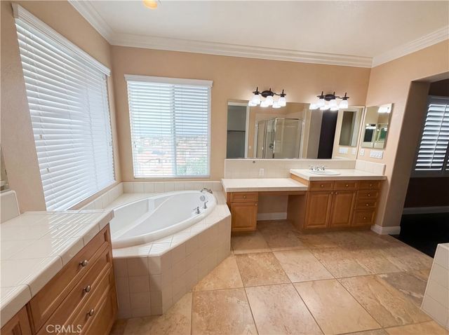 23 Plaza Modena, Lake Elsinore, CA 92532