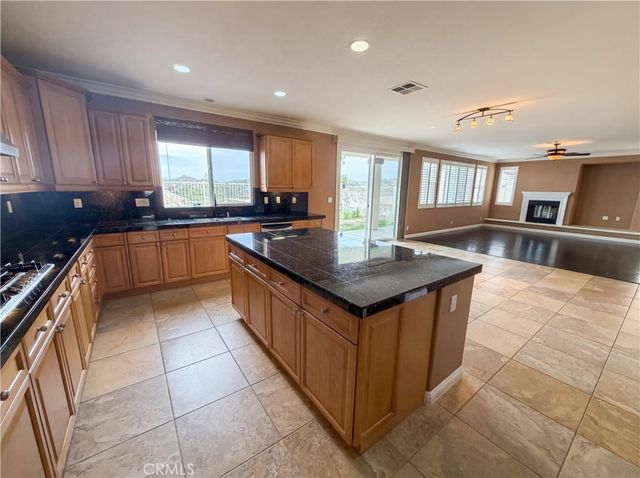 23 Plaza Modena, Lake Elsinore, CA 92532