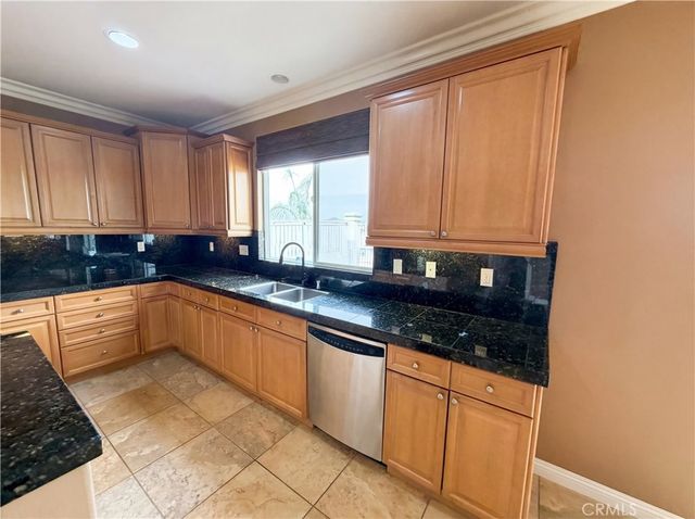 23 Plaza Modena, Lake Elsinore, CA 92532