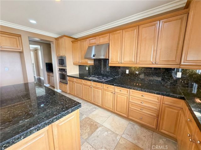 23 Plaza Modena, Lake Elsinore, CA 92532