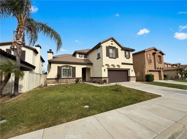 23 Plaza Modena, Lake Elsinore, CA 92532