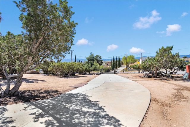 15558 Greenwood St, Hesperia, CA 92345