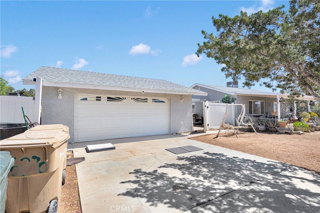 15558 Greenwood St, Hesperia, CA 92345