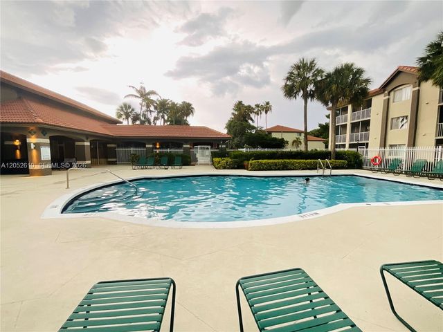 420 S Park Road 108, Hollywood, FL 33021