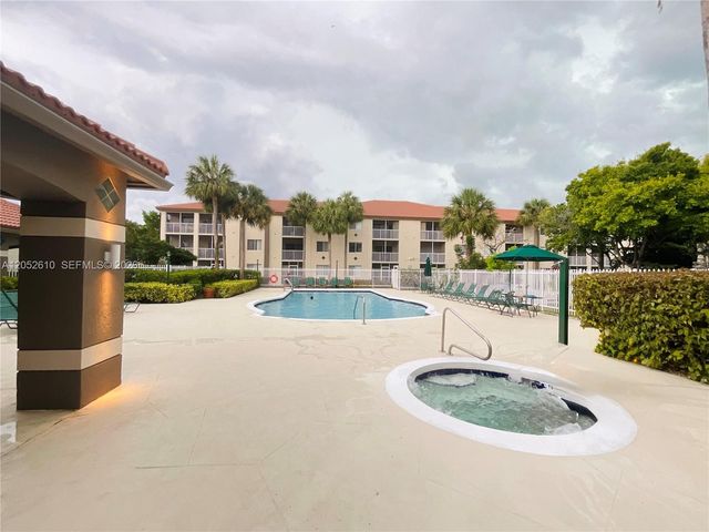 420 S Park Road 108, Hollywood, FL 33021