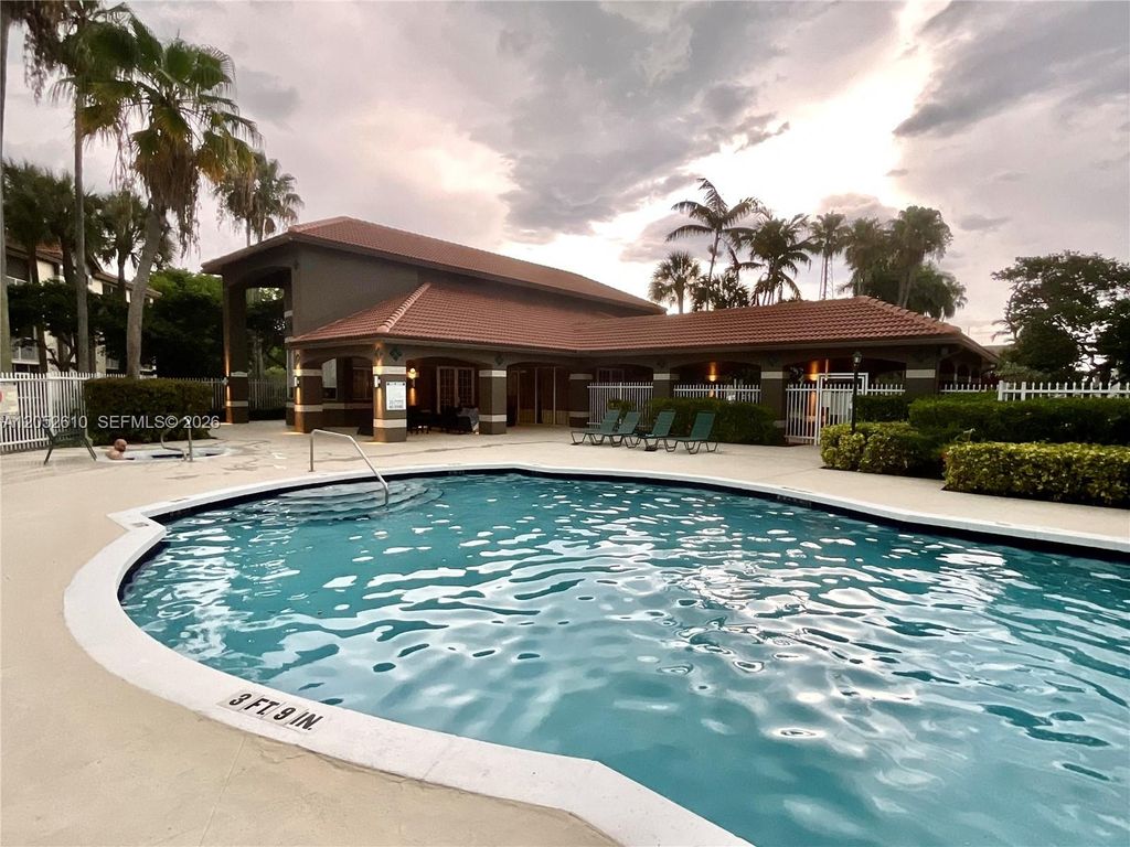 420 S Park Road 108, Hollywood, FL 33021