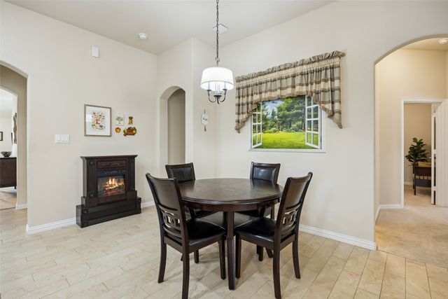 1815 Vallana Drive, Gainesville, TX 76240