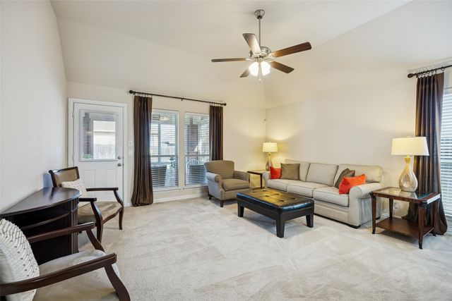 1815 Vallana Drive, Gainesville, TX 76240