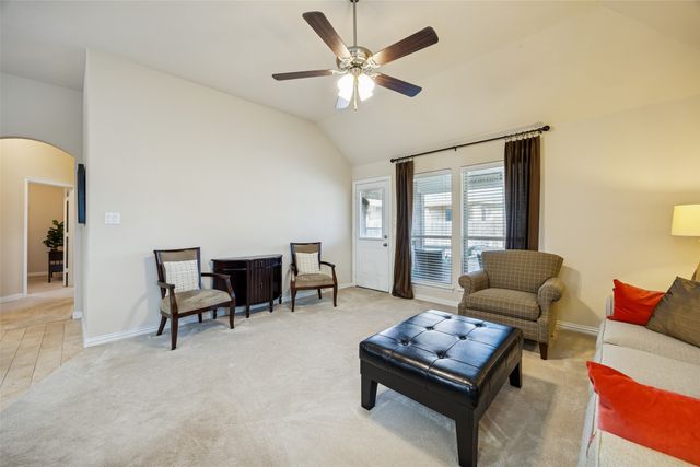 1815 Vallana Drive, Gainesville, TX 76240