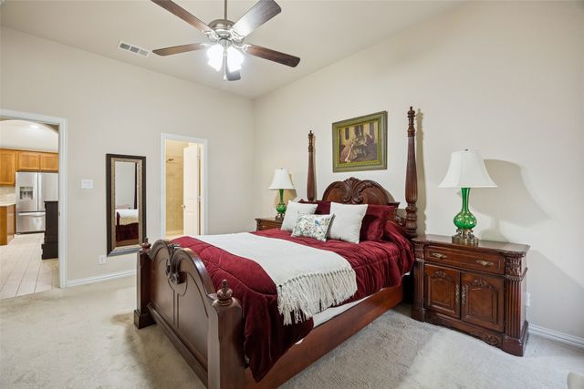 1815 Vallana Drive, Gainesville, TX 76240