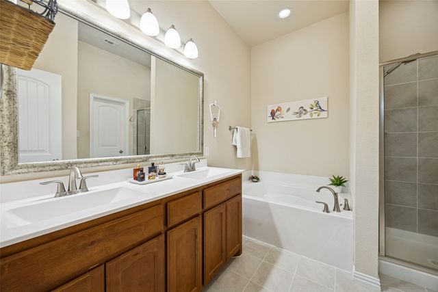 1815 Vallana Drive, Gainesville, TX 76240