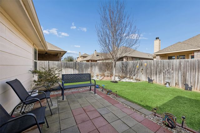 1815 Vallana Drive, Gainesville, TX 76240