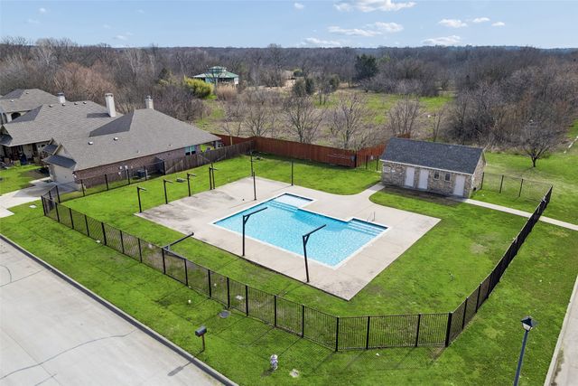 1815 Vallana Drive, Gainesville, TX 76240