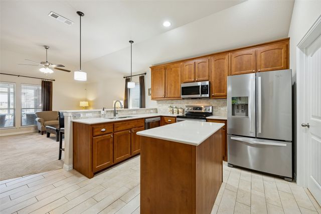 1815 Vallana Drive, Gainesville, TX 76240