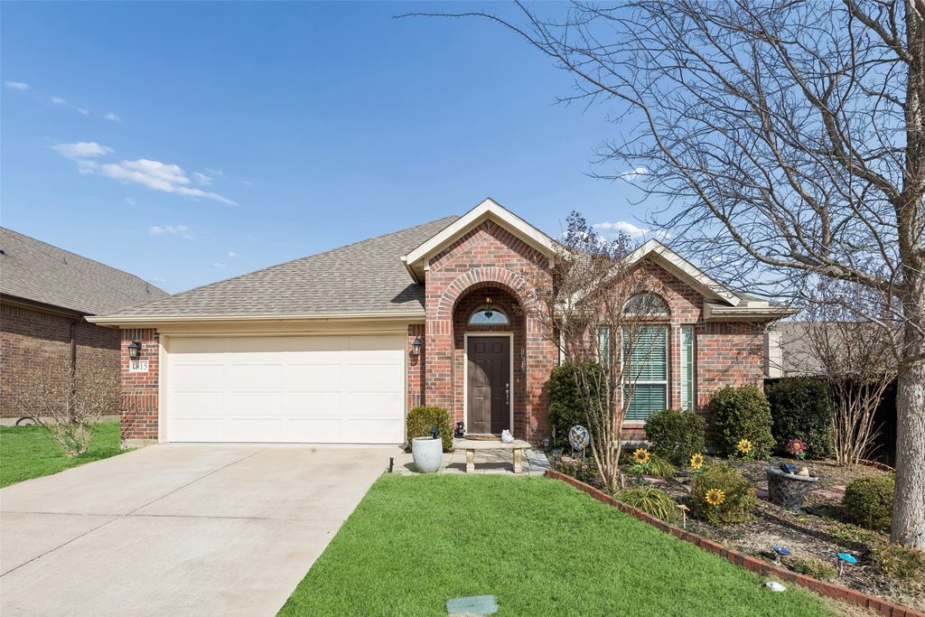 1815 Vallana Drive, Gainesville, TX 76240