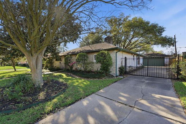 8511 Hornwood Drive, Houston, TX 77036