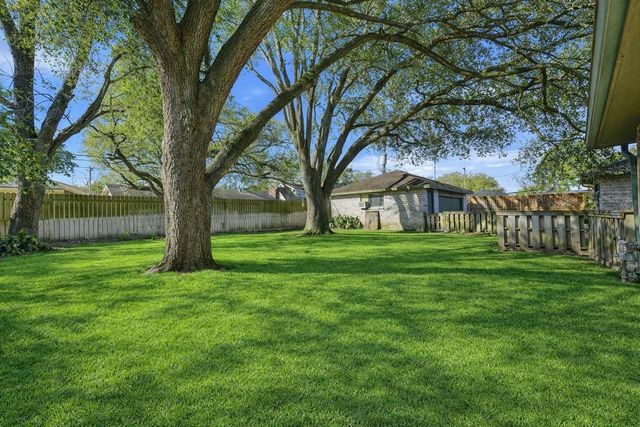 8511 Hornwood Drive, Houston, TX 77036