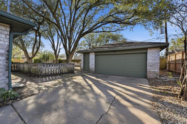8511 Hornwood Drive, Houston, TX 77036