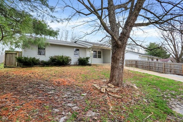 401 W Iroquois Drive, Ellettsville, IN 47429