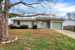 401 W Iroquois Drive, Ellettsville, IN 47429