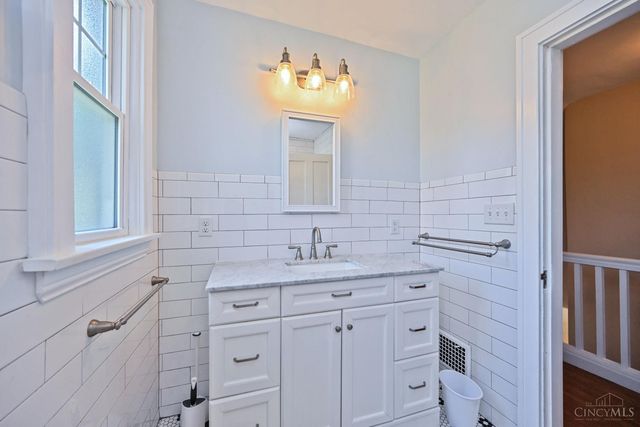 3944 Marburg Avenue, Cincinnati, OH 45209
