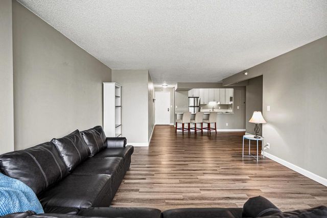 1660 N Prospect AVENUE #404, Milwaukee, WI 53202