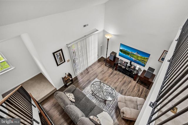 404-B SAXONY DR, Mount Laurel, NJ 08054