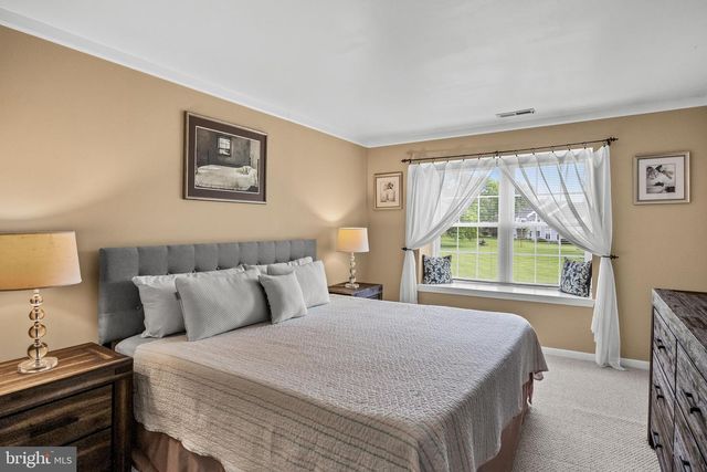 404-B SAXONY DR, Mount Laurel, NJ 08054