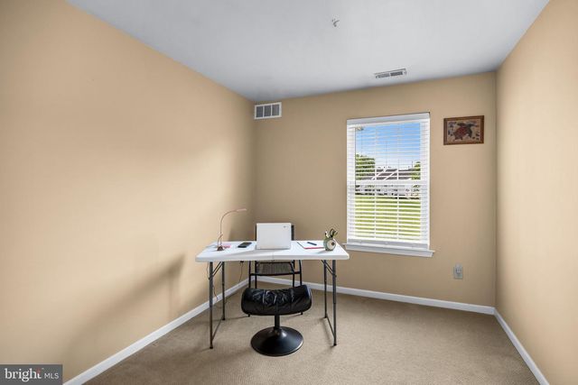 404-B SAXONY DR, Mount Laurel, NJ 08054