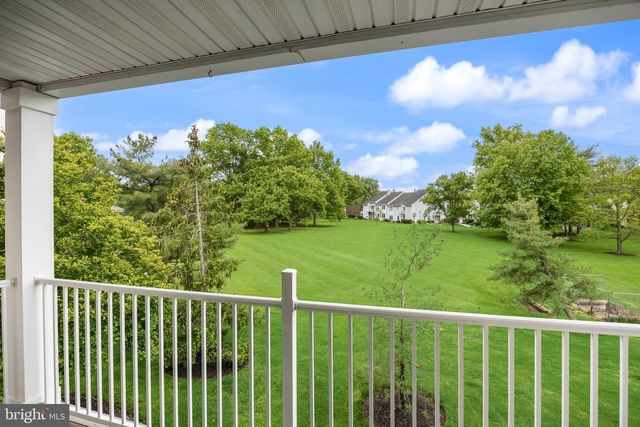 404-B SAXONY DR, Mount Laurel, NJ 08054