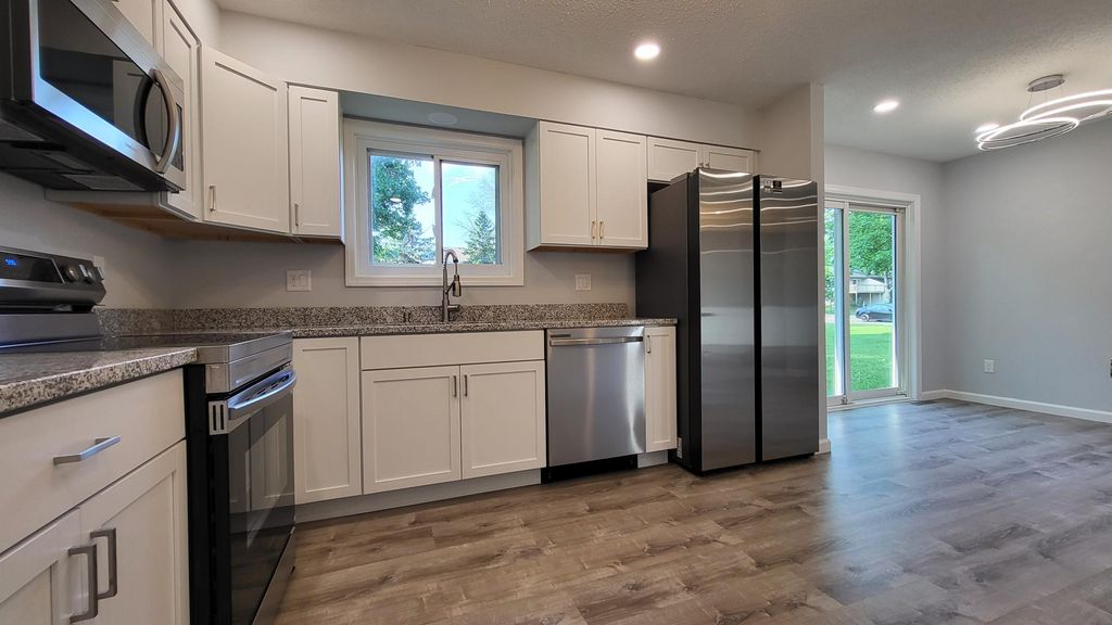 524 Wood Way, Burnsville, MN 55337 — photo 5