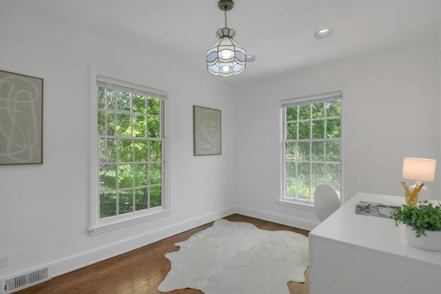 40 Brookby Road, Scarsdale, NY 10583