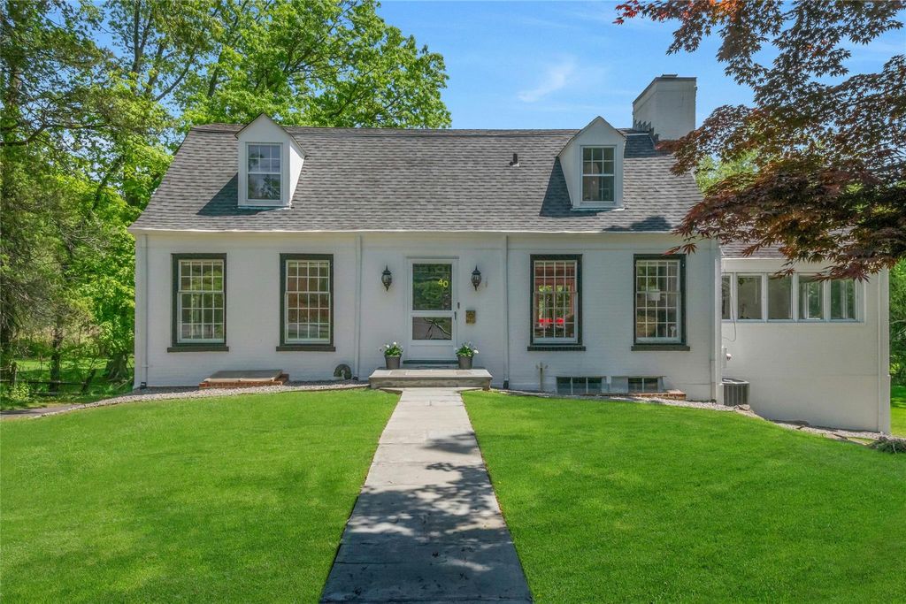 40 Brookby Road, Scarsdale, NY 10583