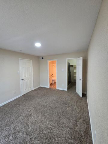 8100 Creekbend Drive 138, Houston, TX 77071