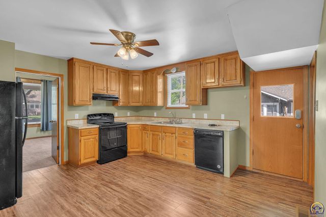 400 SW Lindenwood AVE, Topeka, KS 66606