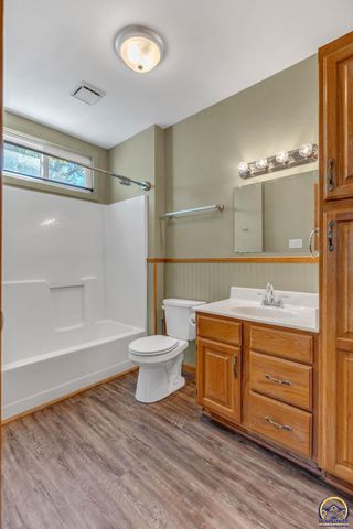 400 SW Lindenwood AVE, Topeka, KS 66606