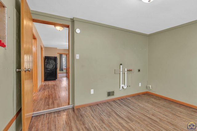 400 SW Lindenwood AVE, Topeka, KS 66606