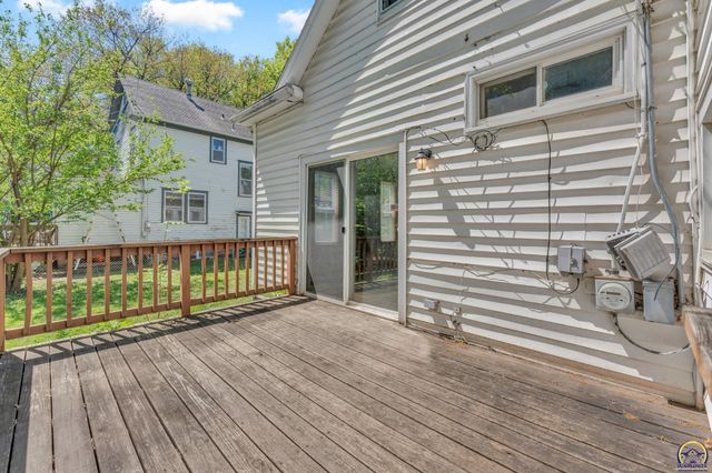 400 SW Lindenwood AVE, Topeka, KS 66606