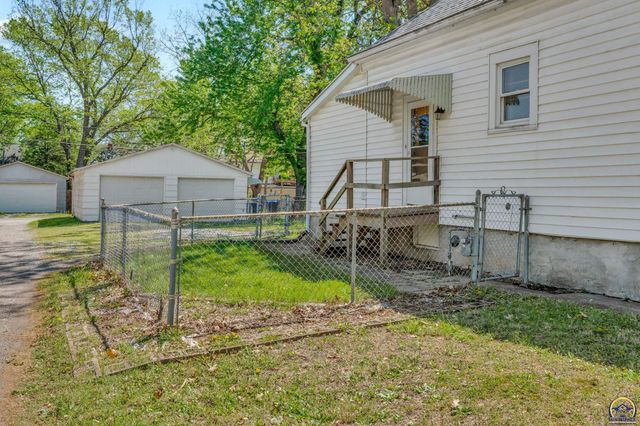 400 SW Lindenwood AVE, Topeka, KS 66606