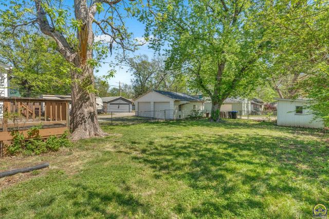 400 SW Lindenwood AVE, Topeka, KS 66606