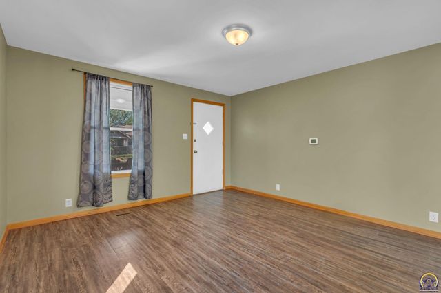 400 SW Lindenwood AVE, Topeka, KS 66606